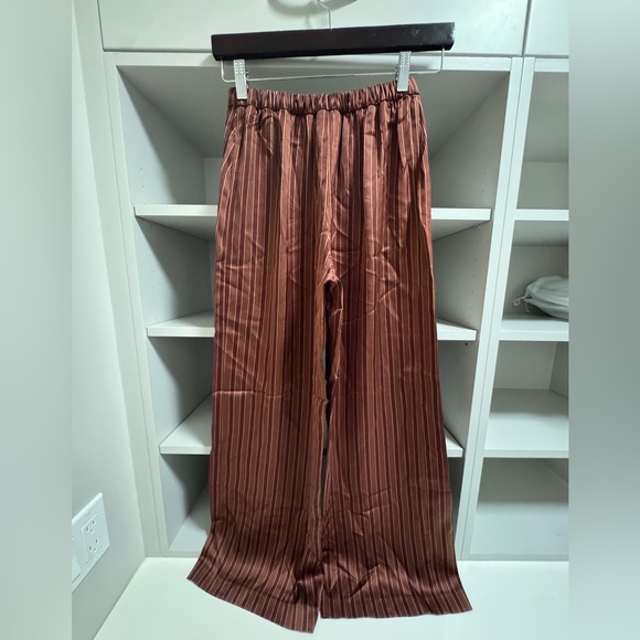 Reformation Pants - Reformation - XS - Silk Red pants